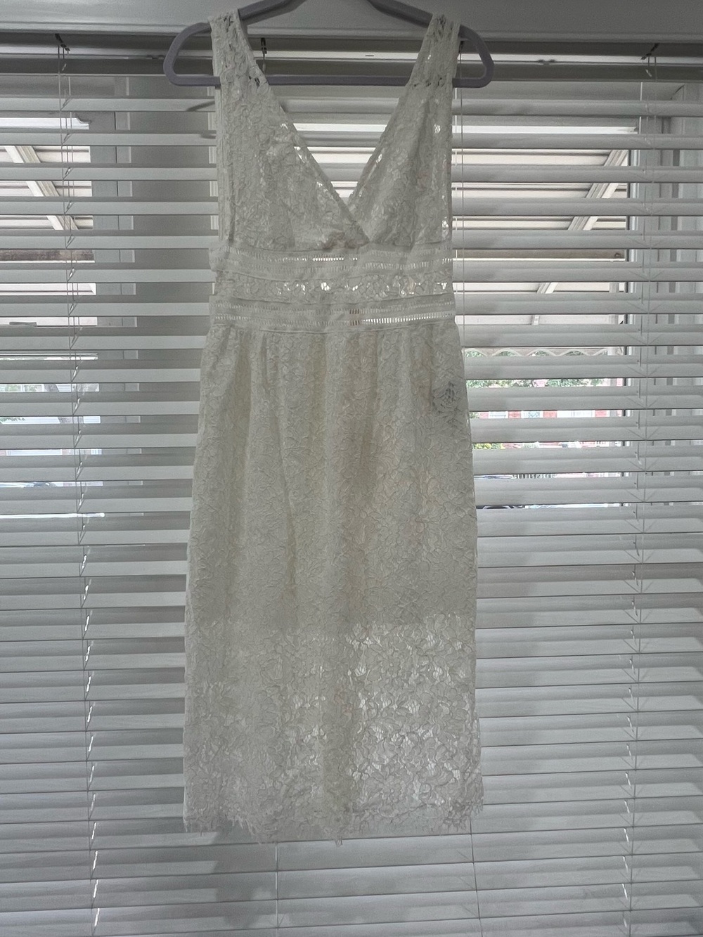 Sleeveless V-Neck White Lace Midi Dress